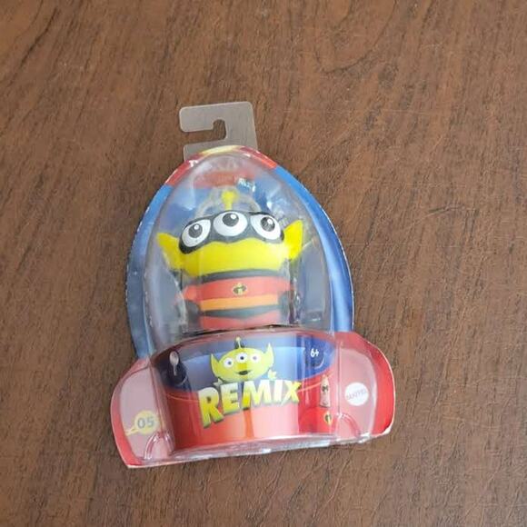 Disney Pixar Alien Remix Mr. Incredible Figure. New, in original package - Picture 9 of 10